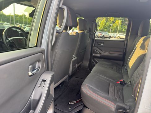 Used 2023 Nissan Frontier PRO-4X w/ Technology Package AWD/4WD image 30