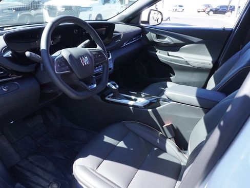 Certified 2025 Buick Envista Avenir image 17