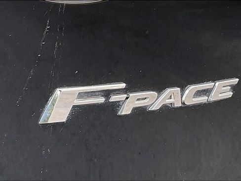 Used 2019 Jaguar F-PACE Premium image 9