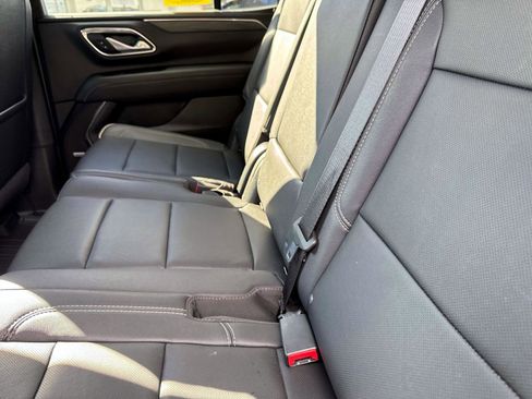 Used 2023 GMC Yukon SLT w/ SLT Luxury Package image 10