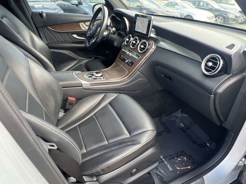 Used 2019 Mercedes-Benz GLC 350e 4MATIC image 16