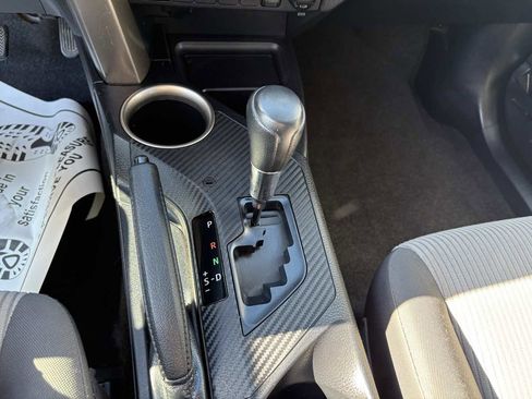 Used 2013 Toyota RAV4 LE image 29