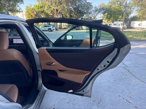 Used 2019 Lexus ES 350 w/ Premium Package FWD image 19