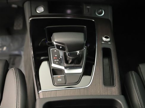 Certified 2025 Audi Q5 e Premium Plus w/ Premium Plus Package image 21