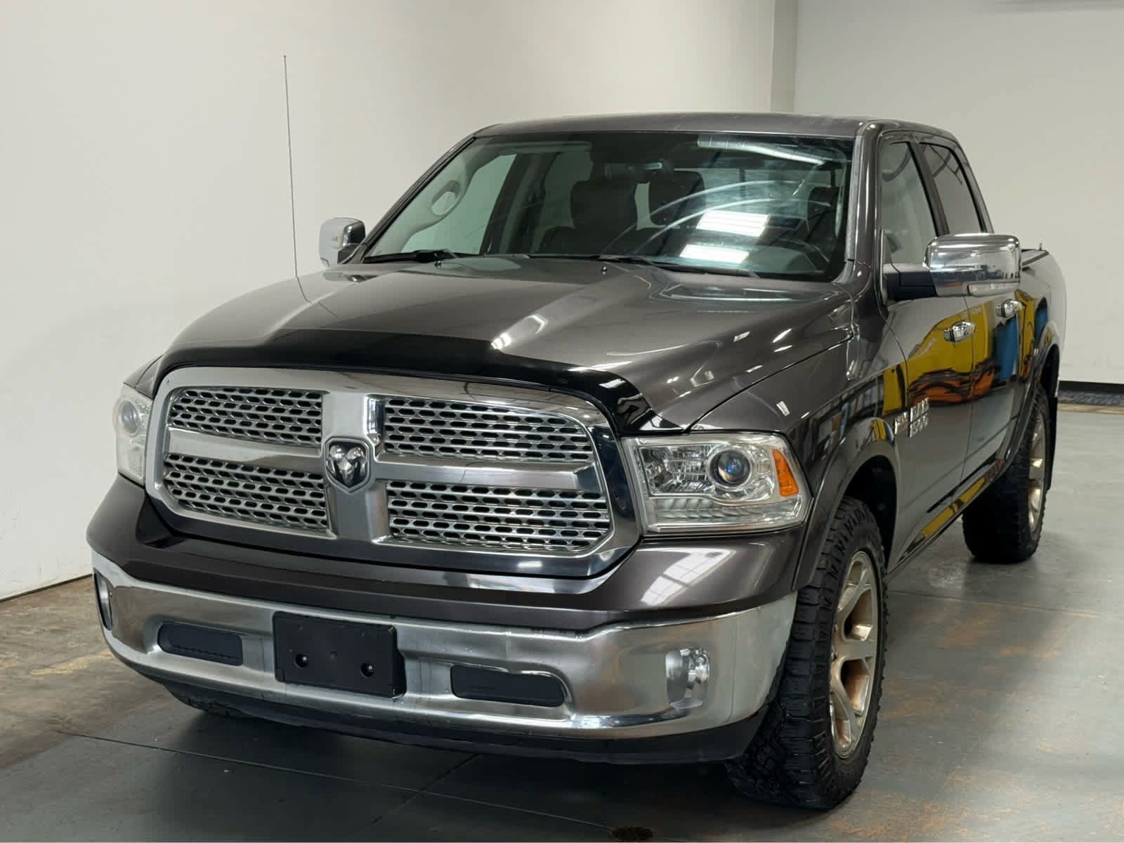 Used 2016 RAM 1500 Laramie w/ Convenience Group AWD/4WD image 1