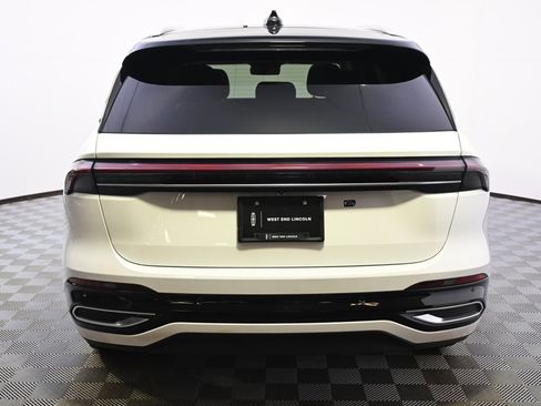 New 2025 Lincoln Nautilus Reserve image 5