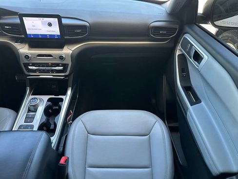 Used 2021 Ford Explorer XLT w/ Equipment Group 202A RWD image 14