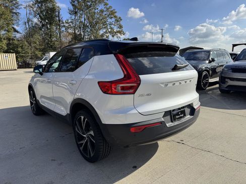 Used 2021 Volvo XC40 T5 R-Design w/ Advanced Package image 20
