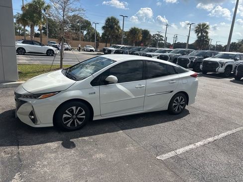 Used 2018 Toyota Prius Prime Advanced image 7