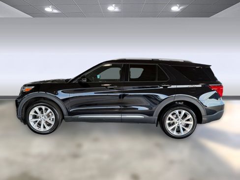 Used 2022 Ford Explorer Platinum w/ Equipment Group 601A AWD/4WD image 2