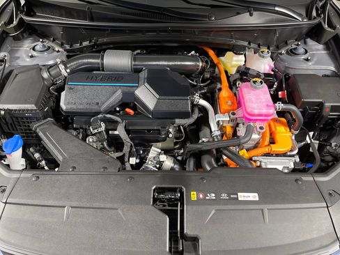 Certified 2025 Hyundai Tucson SEL AWD/4WD image 9