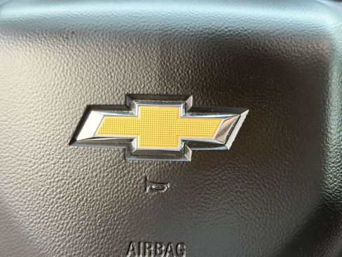 Used 2025 Chevrolet Silverado 2500 LT w/ Convenience Package AWD/4WD image 23