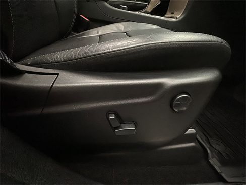 Used 2017 Jeep Grand Cherokee Limited w/ Luxury Group II image 15