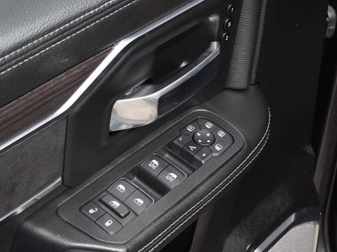 Used 2025 RAM 2500 Laramie AWD/4WD image 30