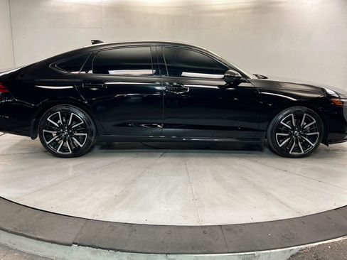 Used 2025 Honda Accord Touring image 7