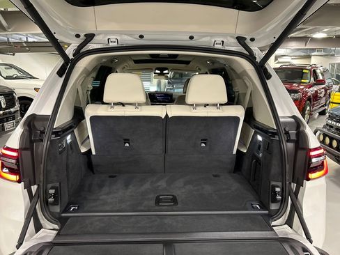 Used 2023 BMW X7 xDrive40i w/ Premium Package AWD/4WD image 28