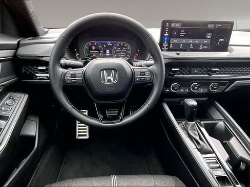 Used 2023 Honda Accord Sport image 8