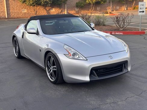 Used 2012 Nissan 370Z Roadster RWD image 8