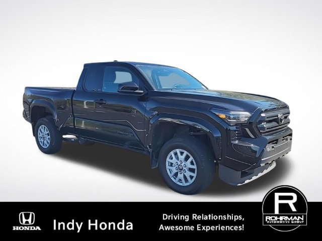 Used 2024 Toyota Tacoma SR5 AWD/4WD image 2