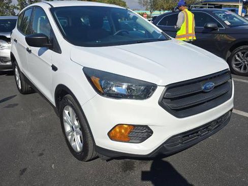 Used 2019 Ford Escape S image 3