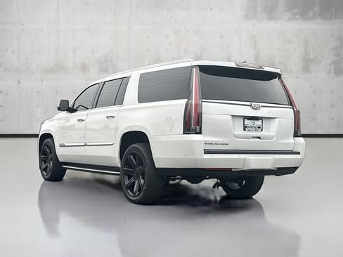 Used 2020 Cadillac Escalade ESV Luxury image 5