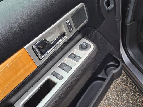 Used 2010 Lincoln MKX AWD image 15