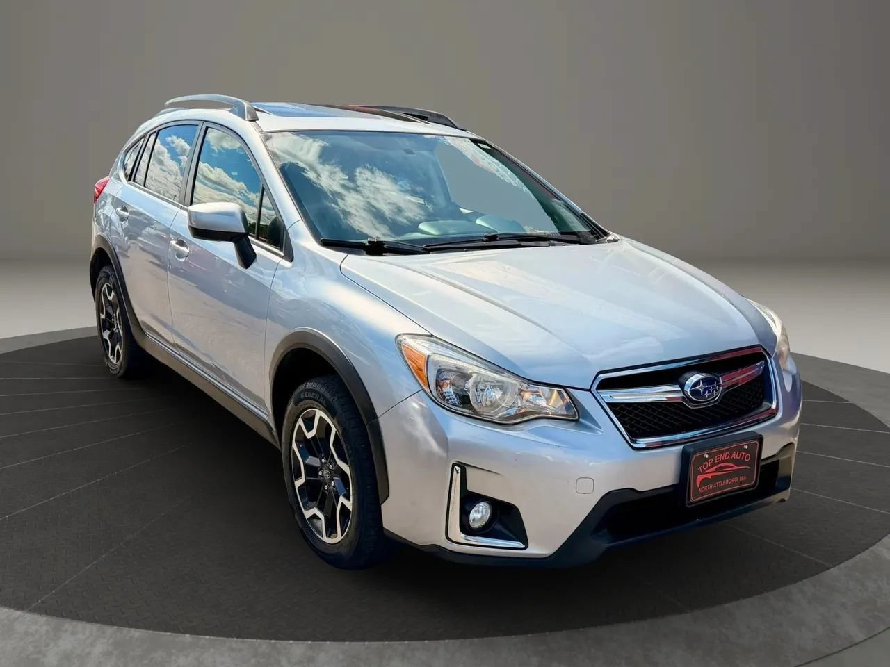 Used 2017 Subaru Crosstrek 2.0i Premium w/ Moonroof Package AWD/4WD image 3