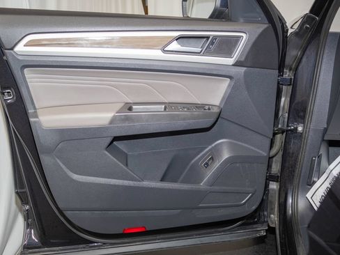 Used 2023 Volkswagen Atlas SEL AWD/4WD image 10