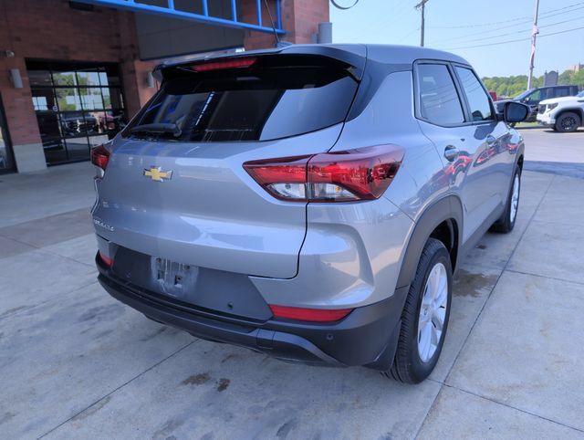 Used 2024 Chevrolet TrailBlazer LS w/ LS Convenience Package FWD image 8
