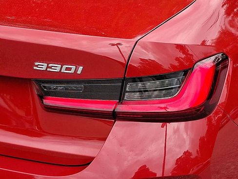 Used 2023 BMW 330i Sedan w/ Premium Package image 10