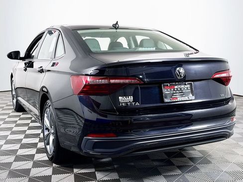 Used 2024 Volkswagen Jetta SE FWD image 5