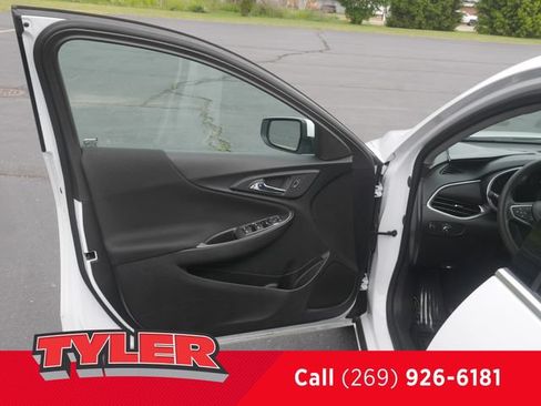 Used 2024 Chevrolet Malibu LT FWD image 19