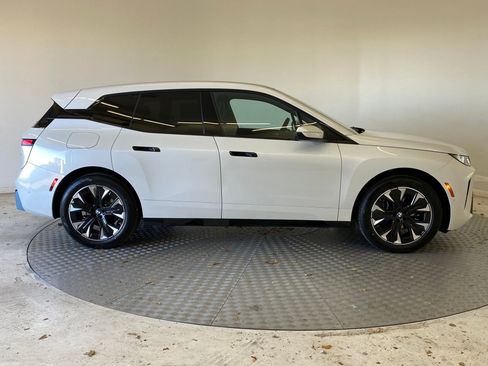Used 2026 BMW iX xDrive60 w/ M Sport Package AWD/4WD image 7