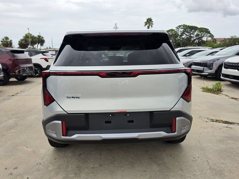 New 2027 Kia Seltos S FWD image 7
