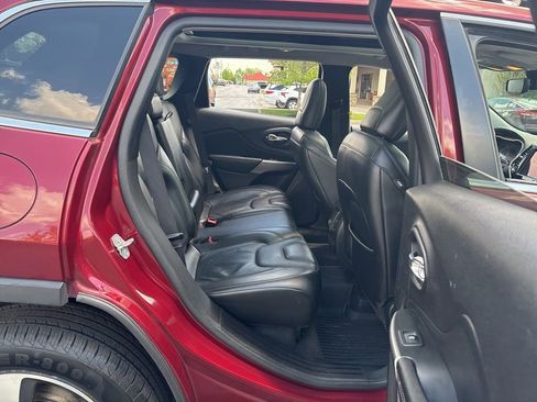 Used 2021 Jeep Cherokee Limited w/ Mopar Interior Package AWD/4WD image 42