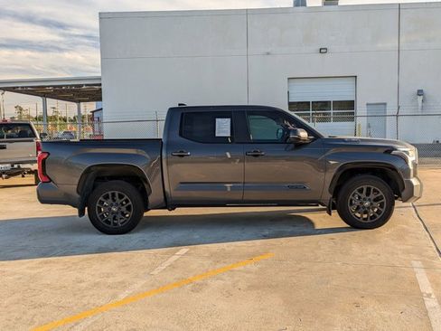 Used 2025 Toyota Tundra Platinum AWD/4WD image 4