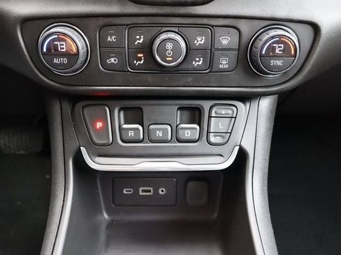 Used 2021 GMC Terrain SLE w/ Driver Convenience Package image 21