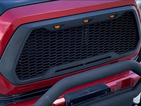 Used 2016 Toyota Tacoma SR AWD/4WD image 33