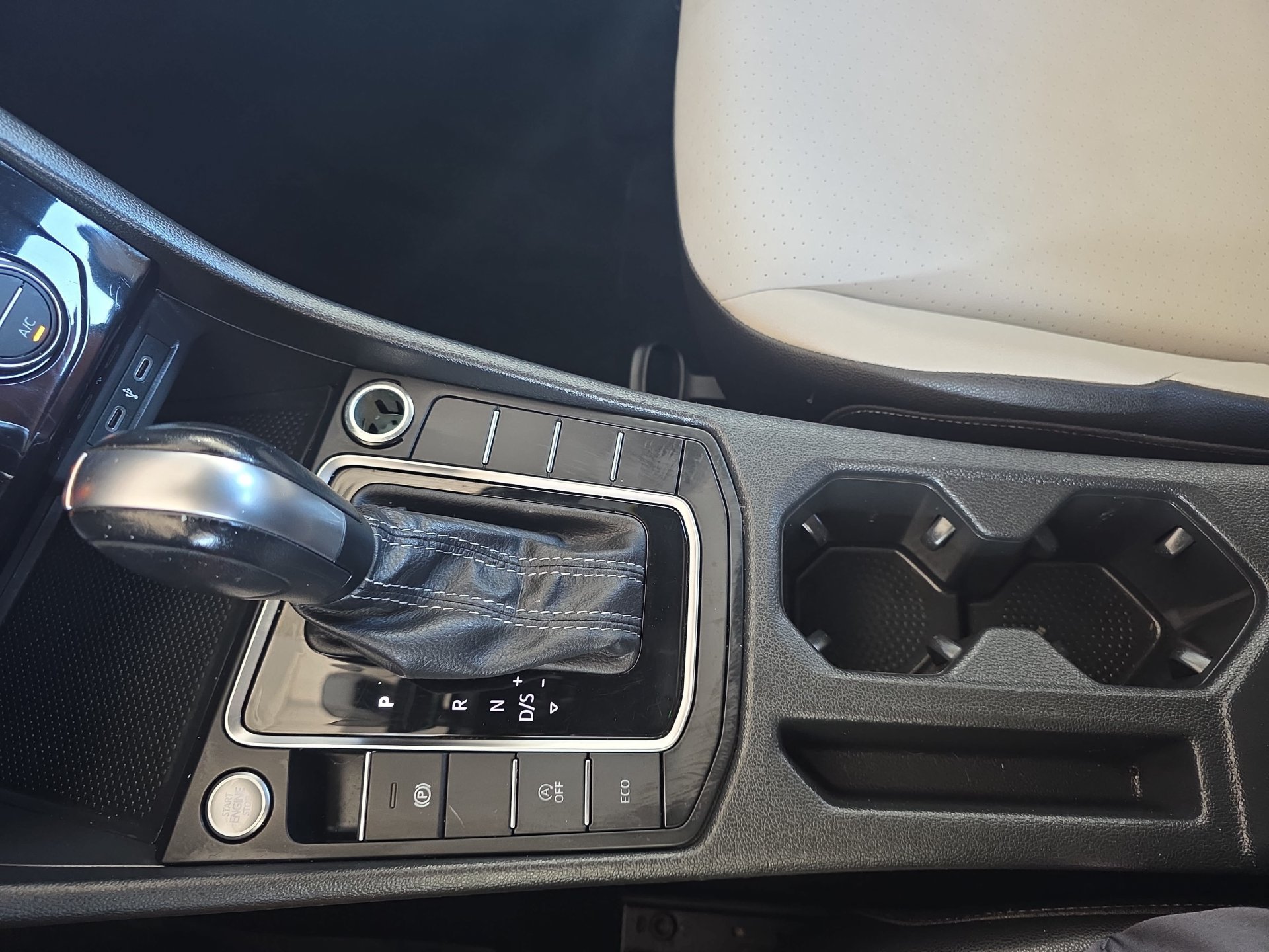Used 2020 Volkswagen Jetta R-Line FWD image 24