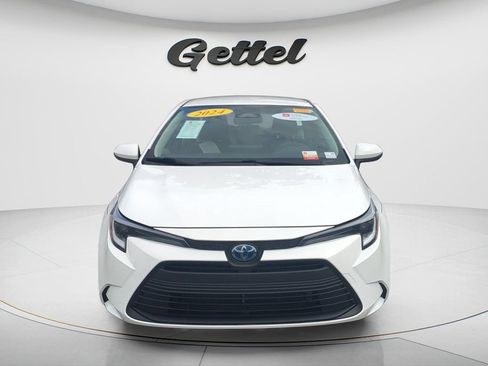 Used 2024 Toyota Corolla LE FWD image 2