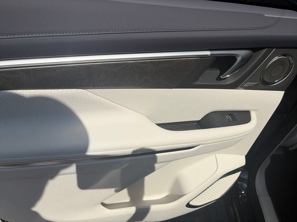 New 2027 Buick Enclave Avenir w/ LPO, Floor Liner Package AWD/4WD image 12