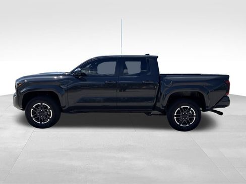Used 2025 Toyota Tacoma TRD Sport AWD/4WD image 2