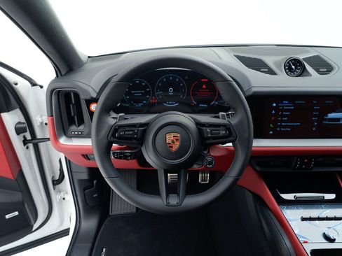 New 2026 Porsche Cayenne S image 21