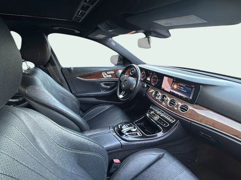 Used 2017 Mercedes-Benz E 300 w/ Premium 1 Package image 10