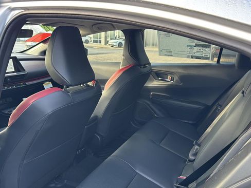 New 2025 Toyota Prius Plug-In Hybrid image 9