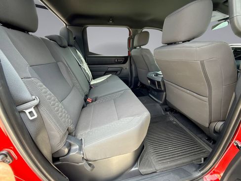Used 2025 Toyota Tundra SR AWD/4WD image 17