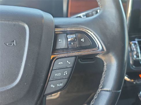 Used 2020 Lincoln Navigator Reserve w/ Luxury Package image 22