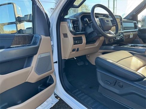 Used 2025 Ford F250 Lariat w/ Lariat Ultimate Package image 15