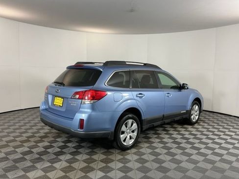 Used 2010 Subaru Outback 2.5i Premium AWD/4WD image 5