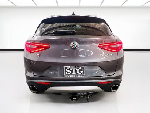 Used 2018 Alfa Romeo Stelvio Ti image 5